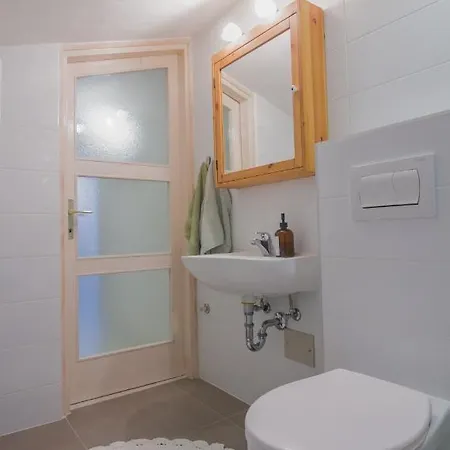 Cosy Attic Апартаменты Пула