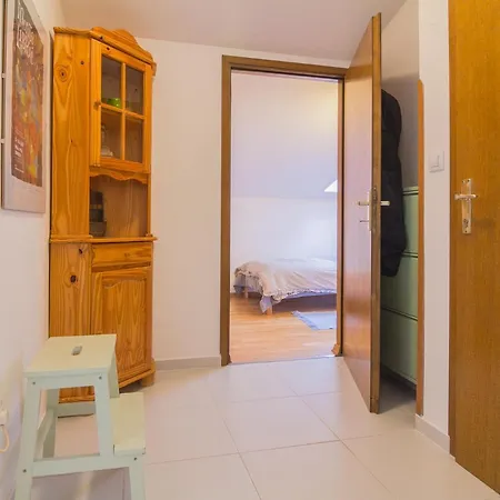 Cosy Attic Апартаменты Пула